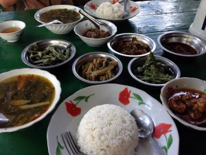 村で食べたビルマカレー