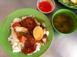 厚揚げのトマト煮、豚肉の炭火焼、煮玉子