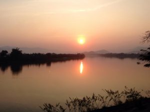 ティエンムーパゴダからの夕日