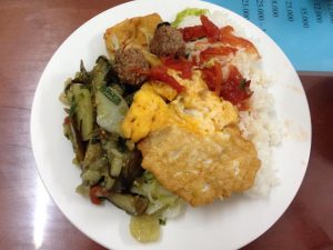 今日もコム屋さんで夕食、250,000ドン（175円）