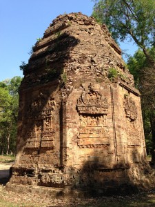 「空中宮殿」のレリーフが残る祠堂