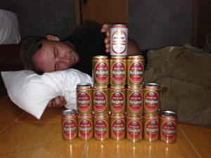 溜まっていたアタリ付のビールのプルトップをまとめて交換してもらい喜ぶ相方