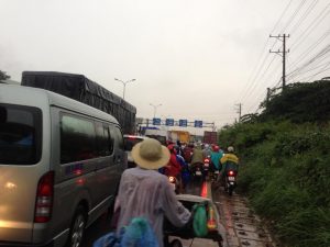 交差点手前から渋滞